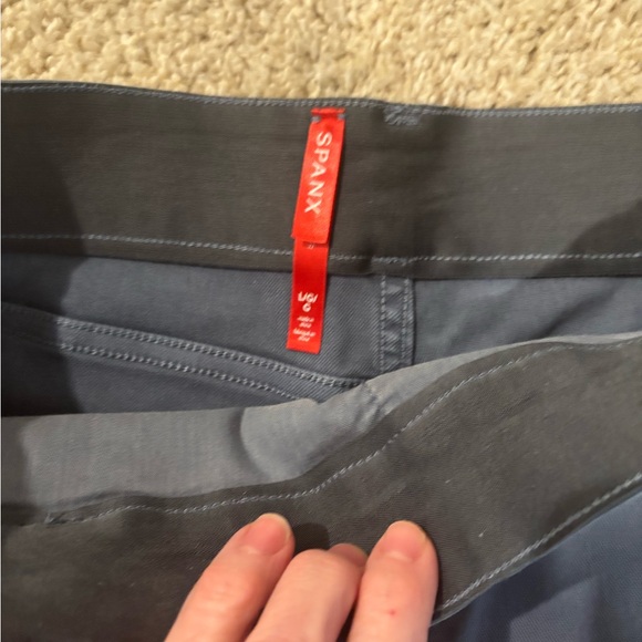 Spanx Stretch Twill Shorts Size Large. New without tags - Picture 3 of 4